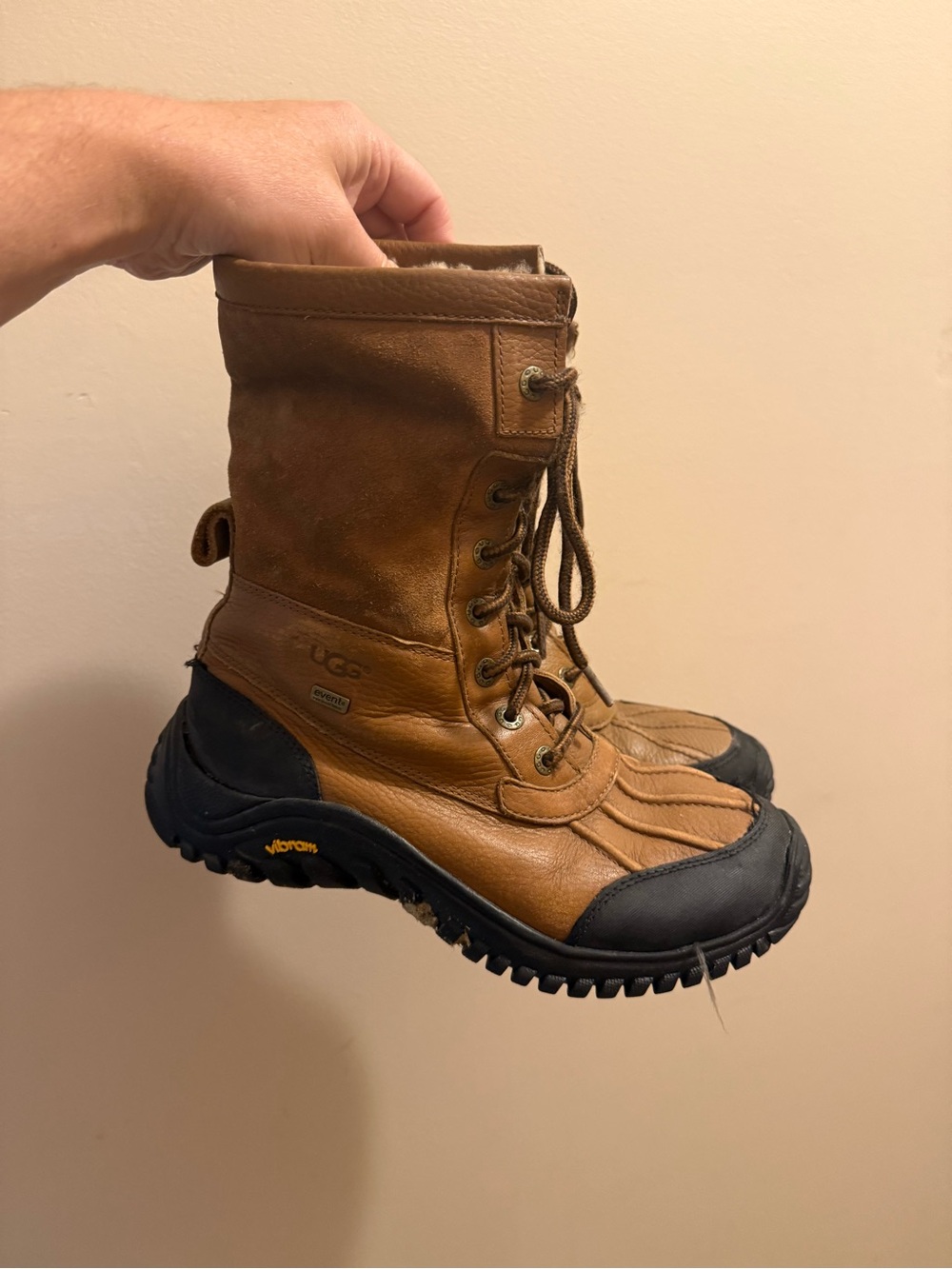 UGG Adirondack Women’s 6.5 Lace-Up Waterproof Winter Boots